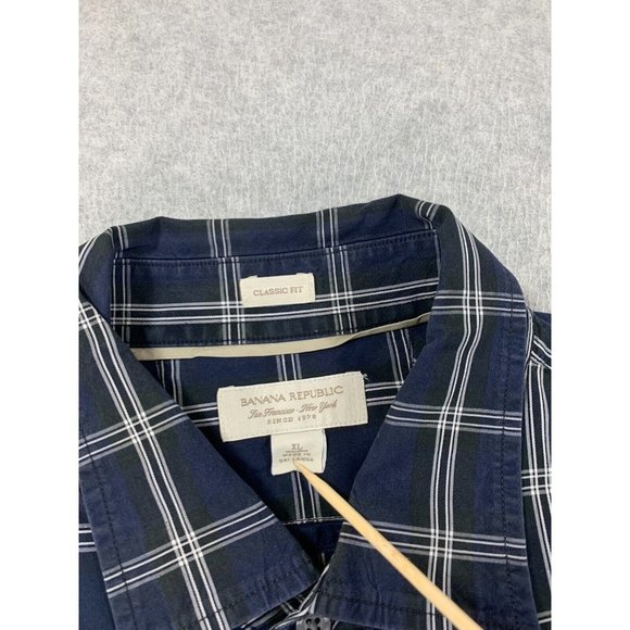 Banana Republic Classic Fit Long Sleeve Button Down Shirt (Men's XL) Blue - Picture 3 of 12